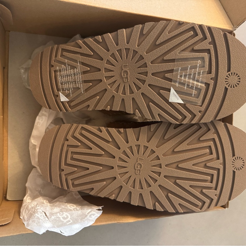 NWT (size 7) - UGG Disquette Alpine Clog - Picture 3 of 3